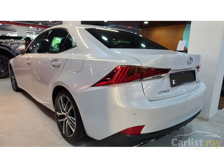 2018 Lexus IS 300 Premium Sedan