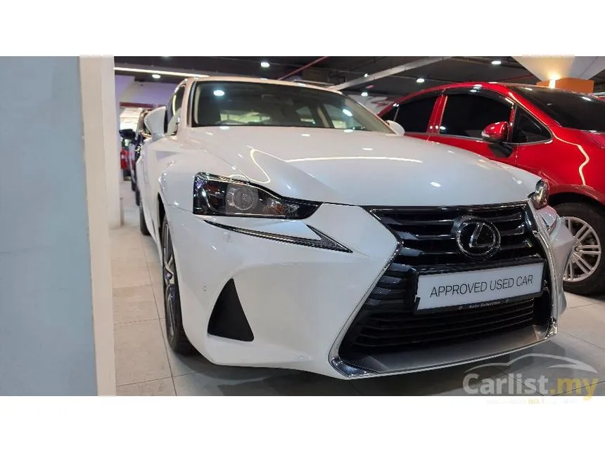 2018 Lexus IS 300 Premium Sedan