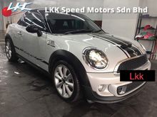 2013 MINI Cooper 1.6 (A) cooper S on the road Hatchback