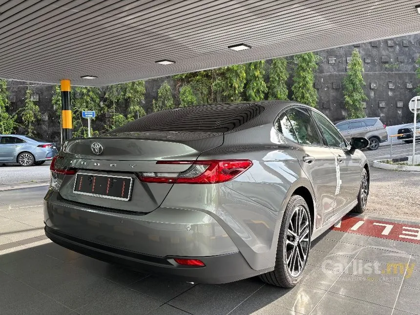 2026 Toyota Camry V Sedan