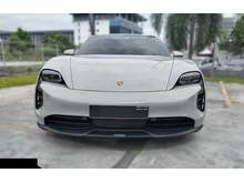 2023 Porsche Taycan GTS Local, 7825 KM MILEAGE, PDLS plus, Red brake calipers, Bose sound system, Sport Chrono, Passenger display, PASM, 360 cam