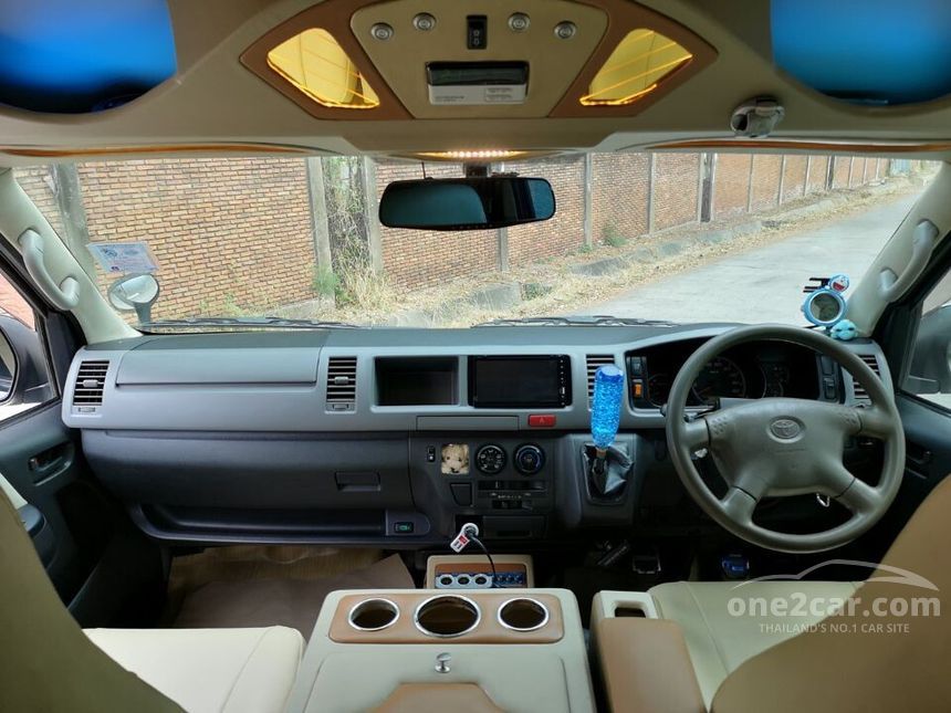 2011 Toyota Hiace D4D Van