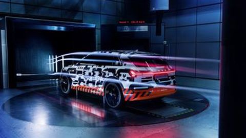 รถ SUV พลังงานไฟฟ้า Audi E-Tron ชูจุดเด่นเรื่องแอโรไดนามิกส์พร้อมระบบกระจกมองข้างแบบเสมือนจริงครั้งแรกในโลก