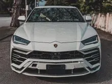 EXCLUSIVE WHITE 4 SEATER AKRAPOVIC NEW CAR NEW CAR READY STOCK 2022 Lamborghini Urus 4.0 TURBO