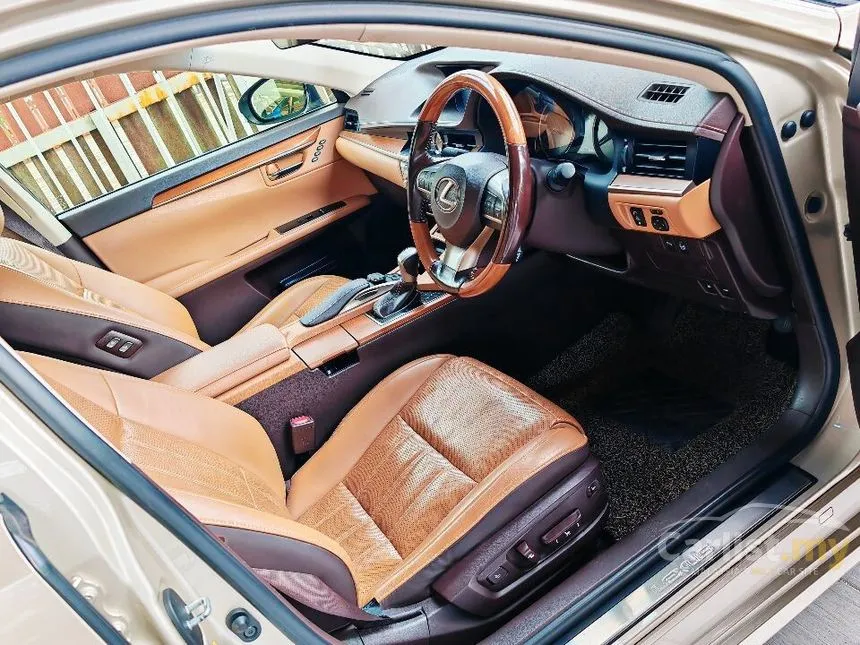 2016 Lexus ES250 Luxury Sedan