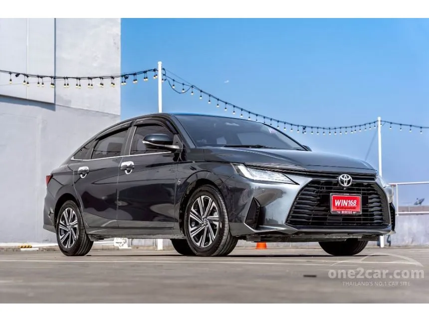 2023 Toyota Yaris Ativ Premium Luxury Sedan