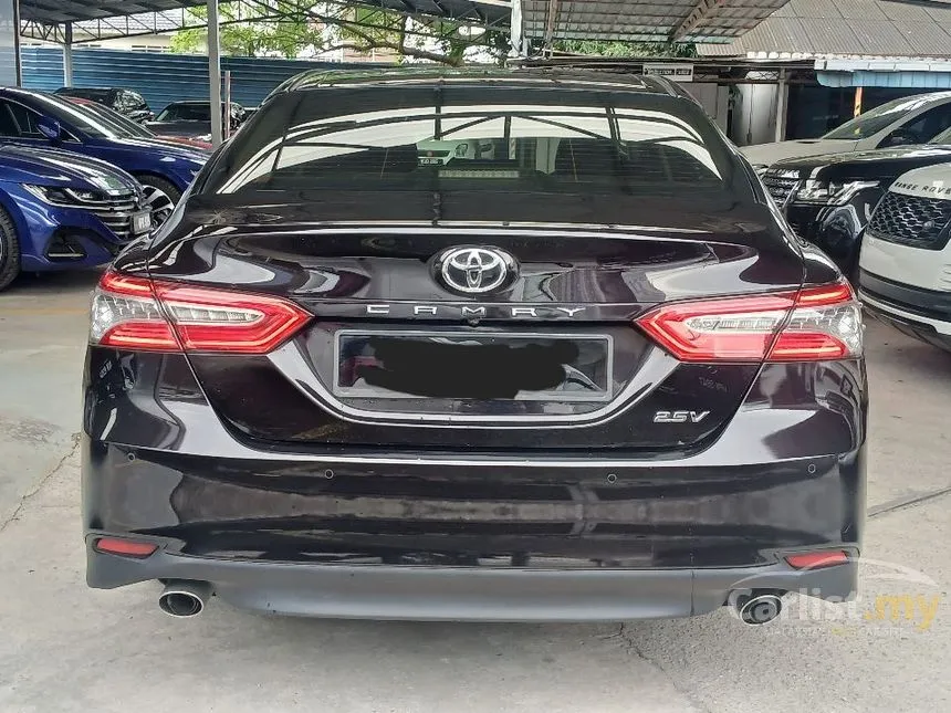 2019 Toyota Camry V Sedan