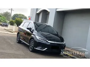 2025 BYD M6 Superior Captain 6 Seater MPV