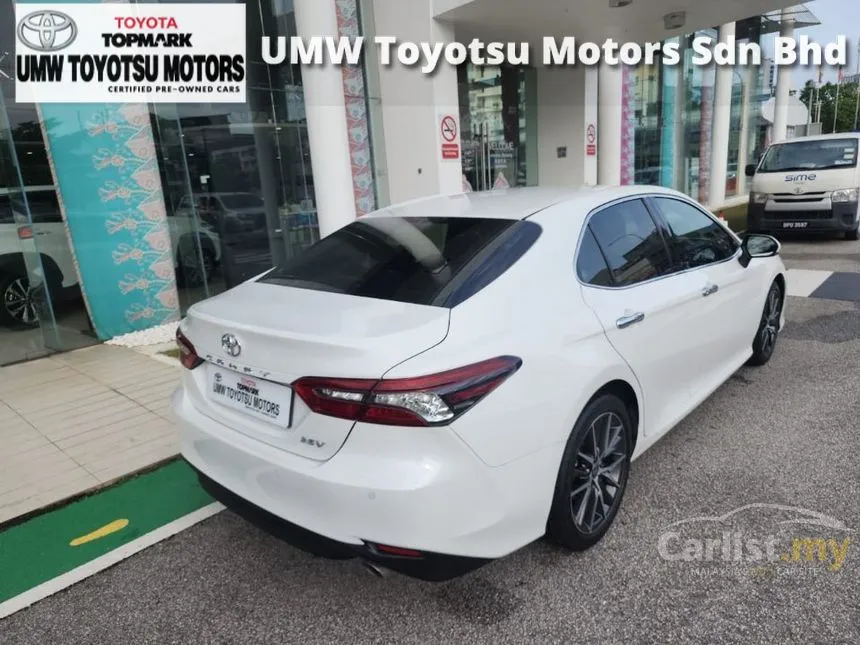 2022 Toyota Camry V Sedan
