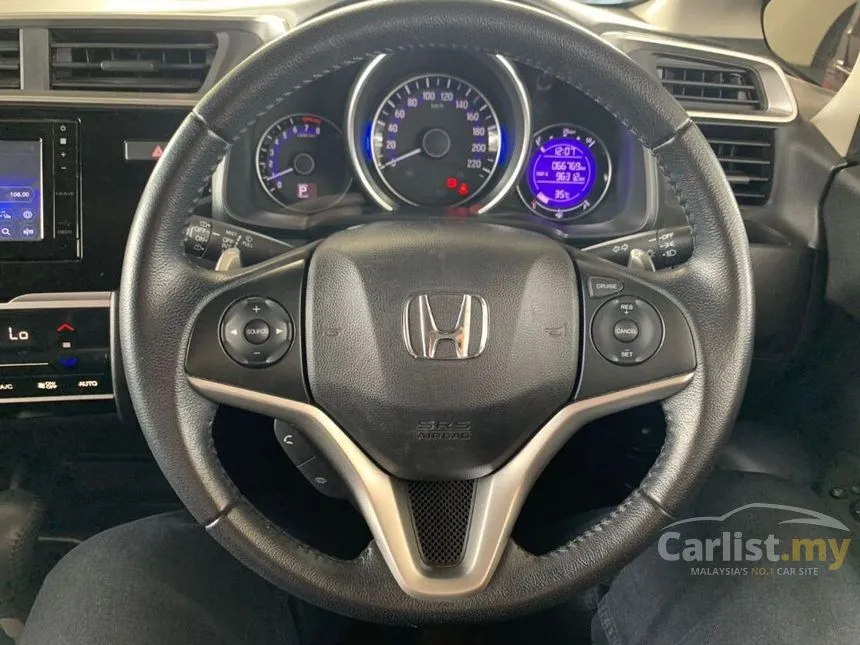 2021 Honda Jazz V i-VTEC Hatchback