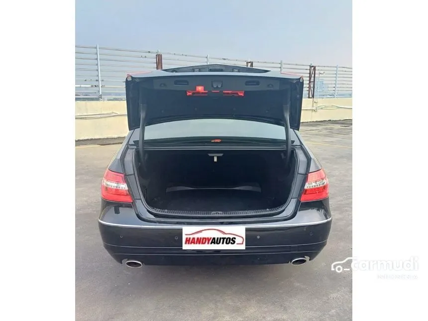 2009 Mercedes-Benz E300 Avantgarde AMG Sedan