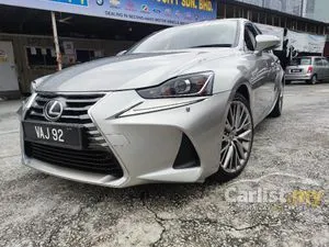 2017 Lexus IS 200t 2.0 Luxury Sedan