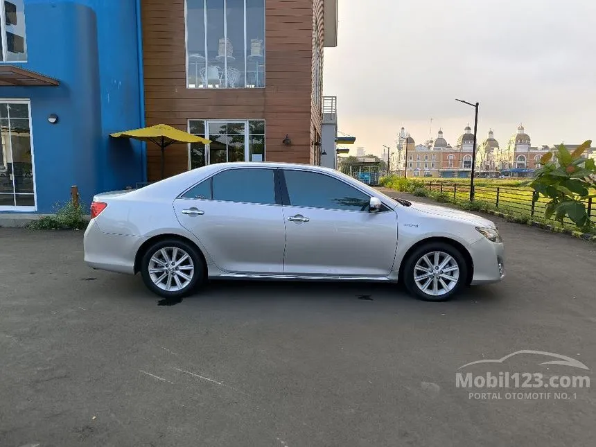 2012 Toyota Camry Hybrid Sedan