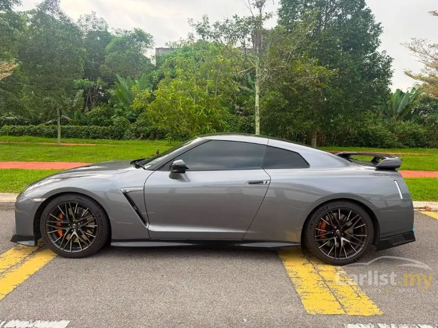 2020 Nissan GT-R Premium Edition Coupe