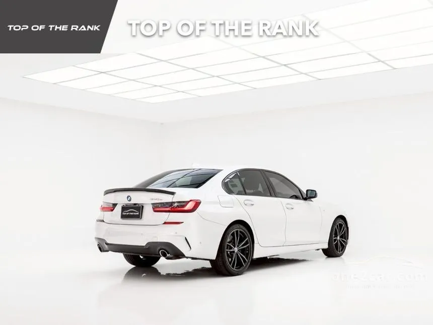 2022 BMW 330e M Sport Sedan
