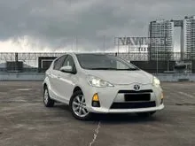 2013 Toyota Prius C 1.5 Hybrid Hatchback (FSC) FULL TOYOTA SERVICE RECORD SUPER LOW MILEAGE (118K) KM FREE 2 YEAR WARRANTY