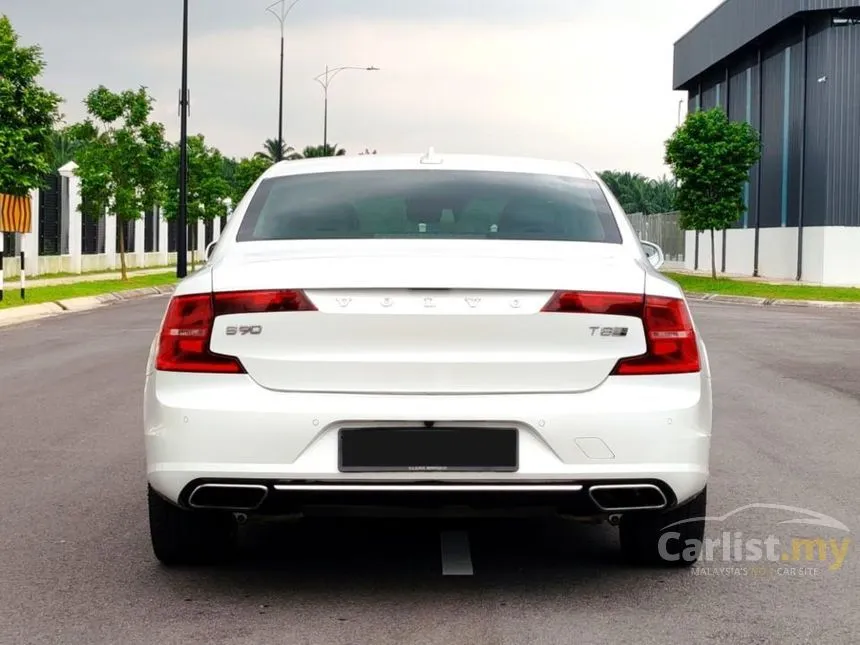 2019 Volvo S90 T8 Inscription Plus Sedan