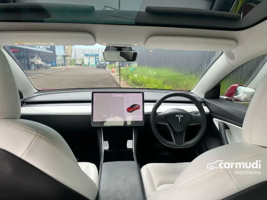 2019 Tesla Model 3 Standard Range Sedan