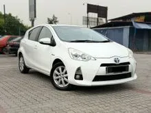 2013 Toyota Prius C 1.5 Hybrid Hatchback FULL SERVICE RECORD BY TOYOTA , MIELAGE 160+KM ONLY , NO NEED REPAIR