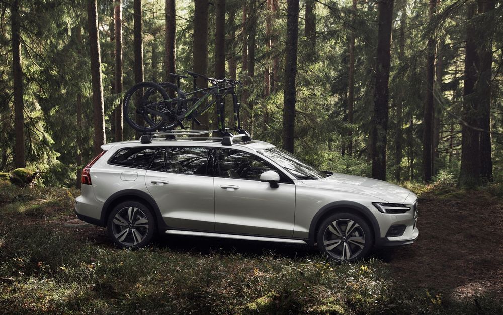 All-New Volvo V60 Cross Country Goes From The Suburbs To The Skogen