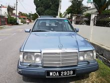 1989 Mercedes-Benz 200E 2.0 Sedan