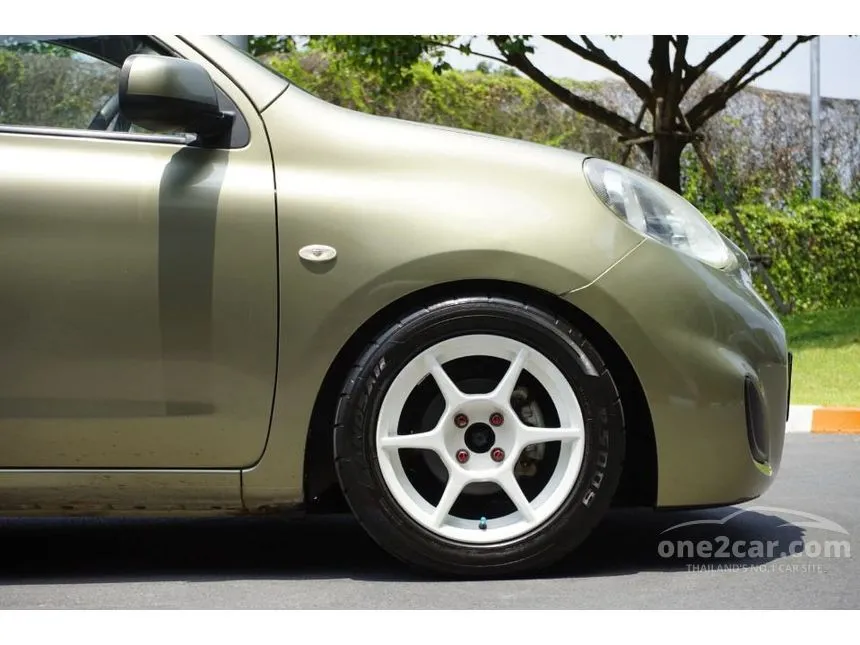 2013 Nissan MARCH E Hatchback