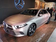 2020 Mercedes-Benz A200 1,3 Sedan harga terbaik