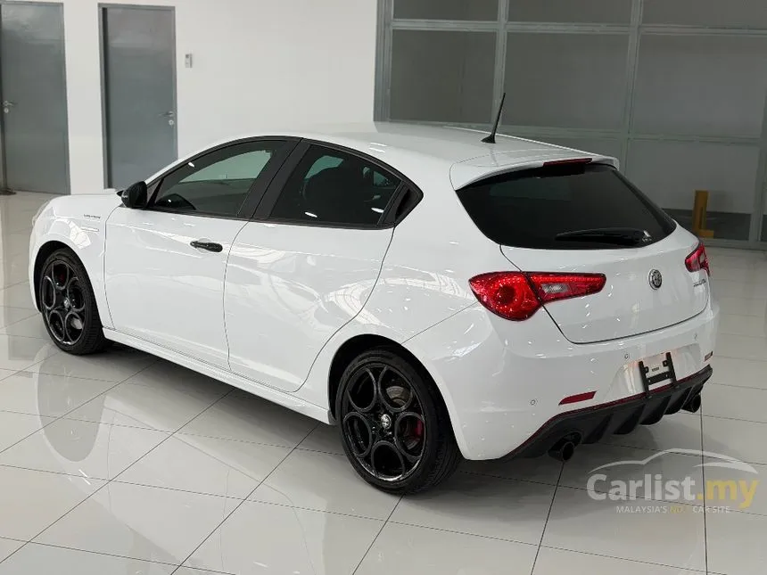 2021 Alfa Romeo Giulia Veloce Sedan