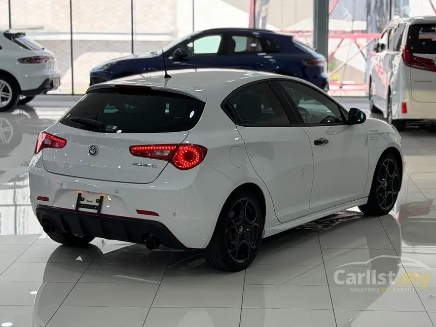 2021 Alfa Romeo Giulia Veloce Sedan