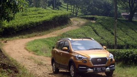 Datsun CROSS, Model Flagship dengan CVT Terbaru dan Fitur Berlimpah