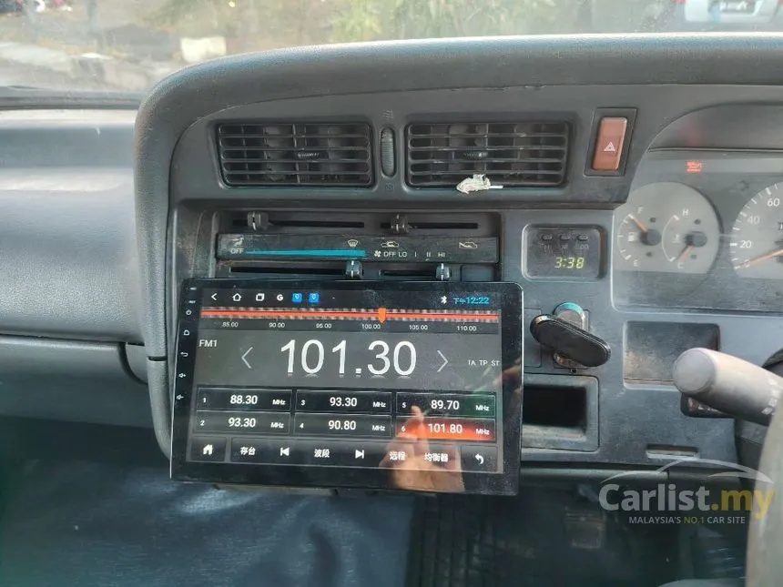 2005 Toyota Hiace Van