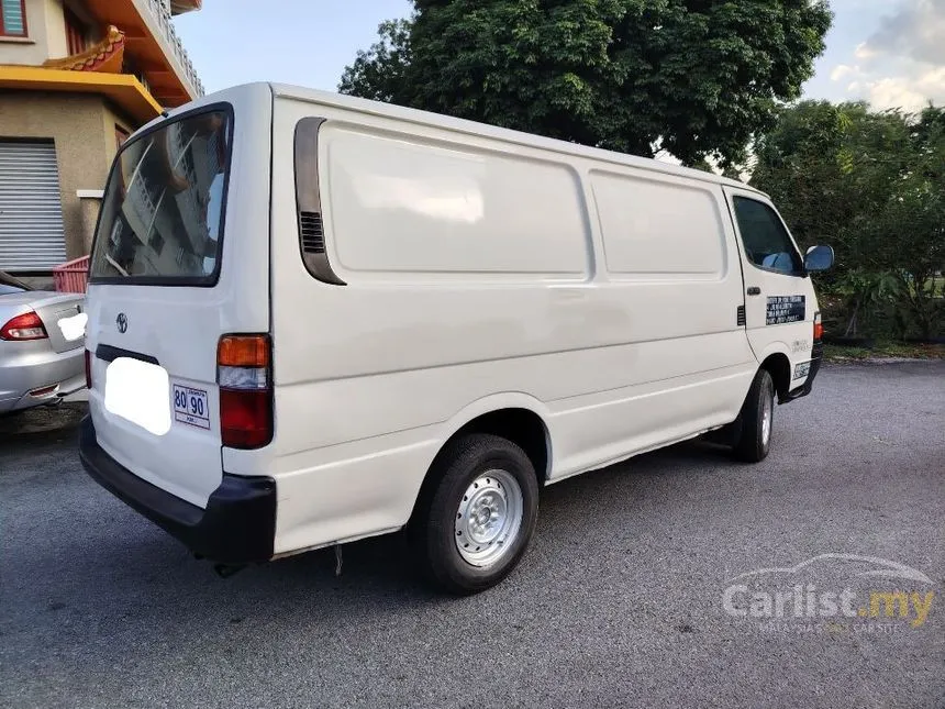 2005 Toyota Hiace Van