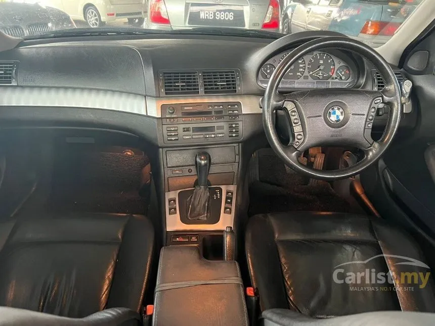 2002 BMW 318i Sedan