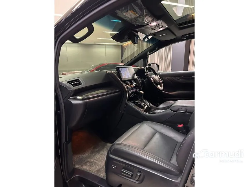 2022 Lexus LM 350 7 Seater MPV