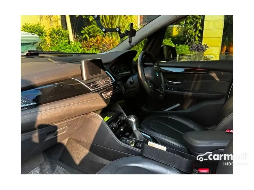 2015 BMW 218i Gran Tourer Luxury MPV