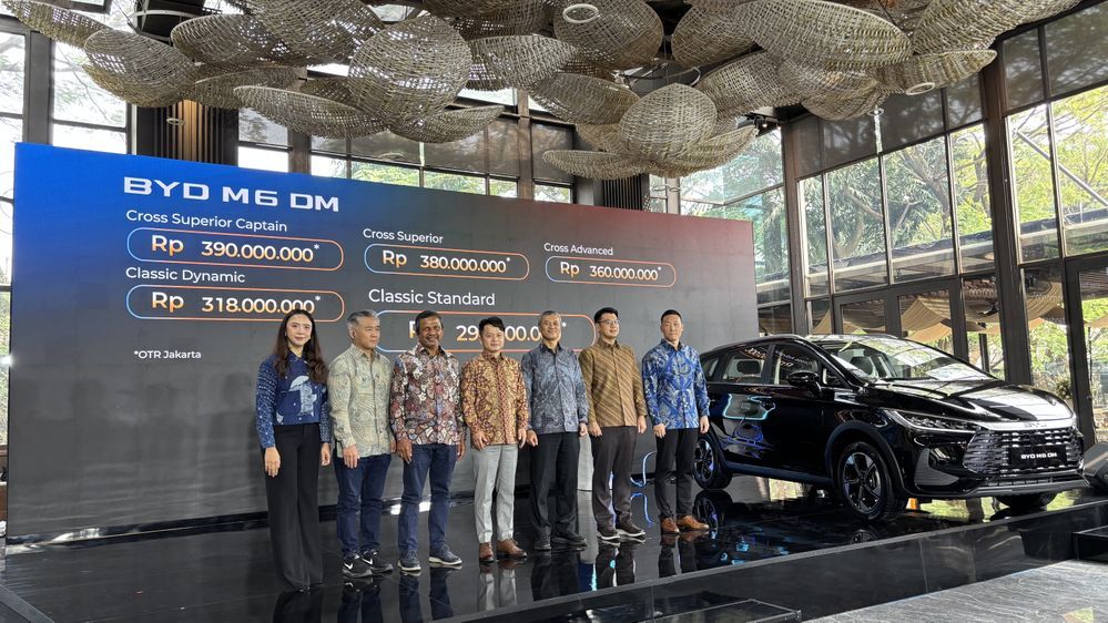 Harga BYD M6 DM Mulai Rp 298 Juta, MPV Plug-in Hybrid Super Irit!