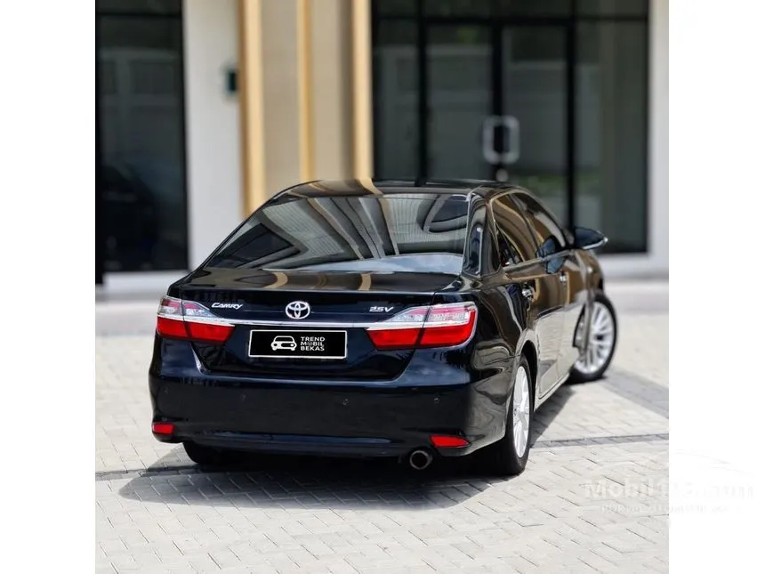 2017 Toyota Camry V Sedan