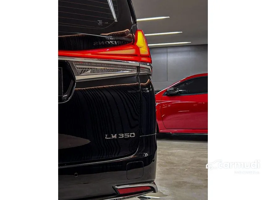 2020 Lexus LM350 Van Wagon