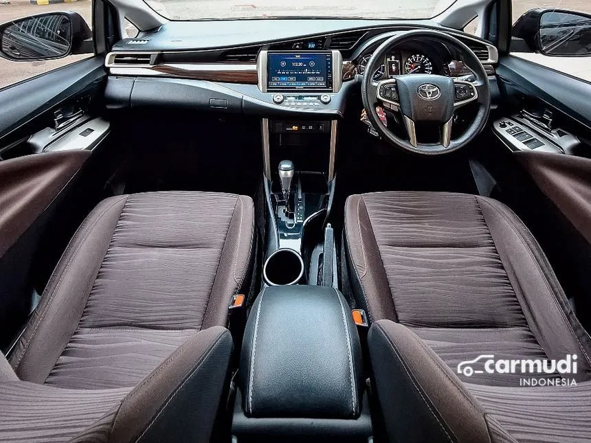 2022 Toyota Kijang Innova V MPV