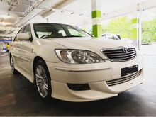 2004 Toyota Camry 2.4 V Sedan