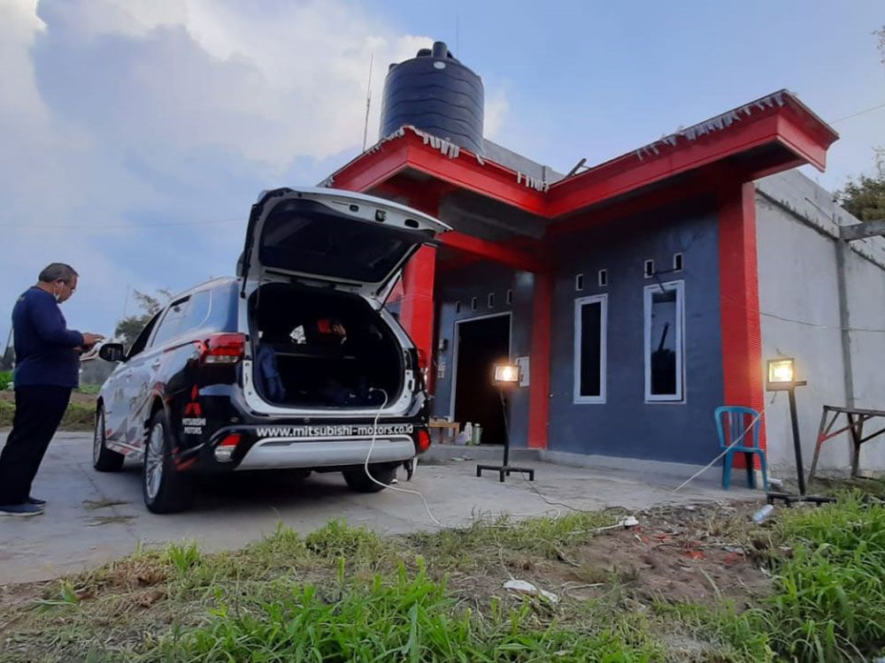 Mitsubishi Outlander PHEV Jadi Andalan di Kawasan Bencana