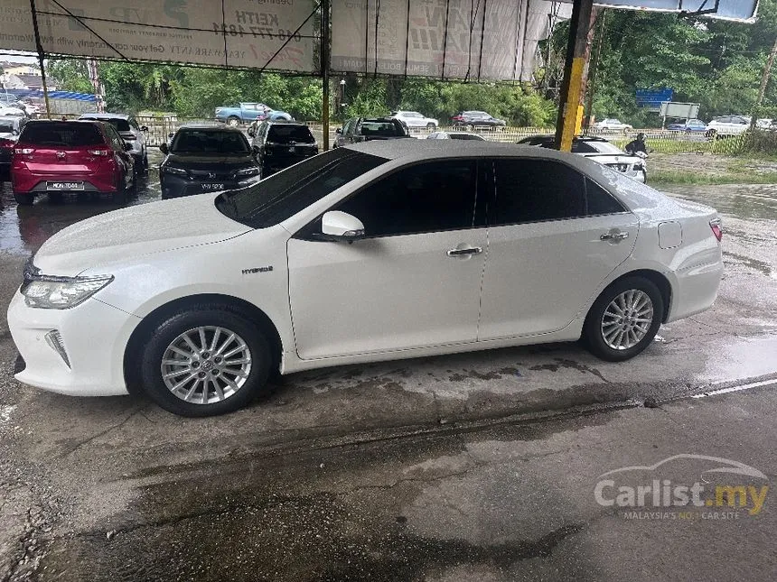 2017 Toyota Camry Hybrid Premium Sedan
