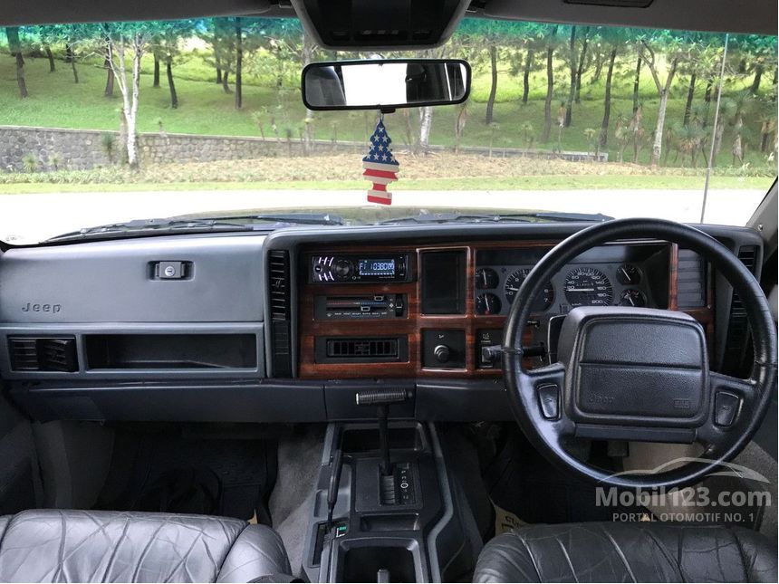 Jual Mobil  Jeep Cherokee 1995 4 0 di DKI Jakarta Automatic 