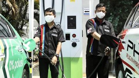 Wow, Indonesia Punya 2.400 Tempat Ngecas Mobil Listrik pada 2025