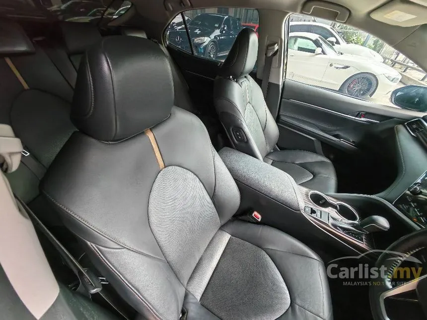 2020 Toyota Camry V Sedan