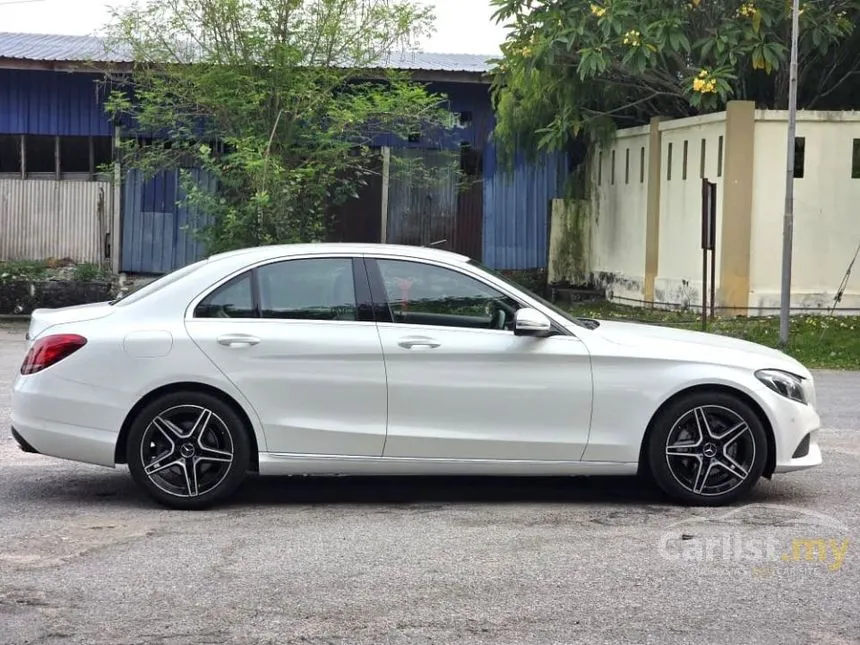 2018 Mercedes-Benz C200 AMG Line Sedan