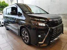 ACIK Recon Unreg 2017 TOYOTA VOXY 2.0 ZS Kirameki FL Red/Black Edition