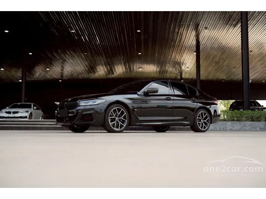2022 BMW 530e M Sport Sedan