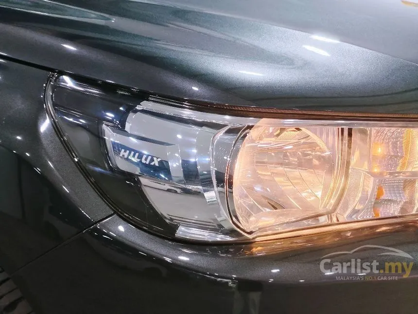 2016 Toyota Hilux Standard Dual Cab Pickup