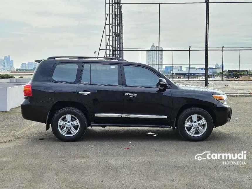 2012 Toyota Land Cruiser 200 Full spec SUV